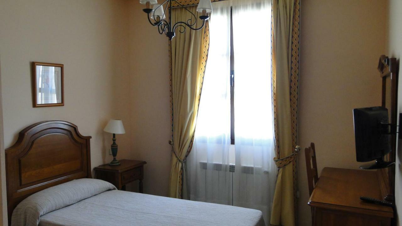 Hostal Las Paneras Ávila Εξωτερικό φωτογραφία
